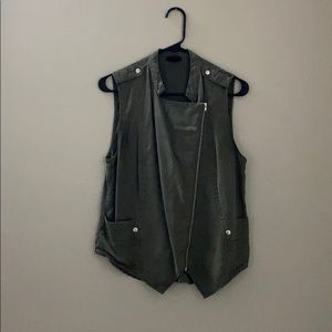 vest